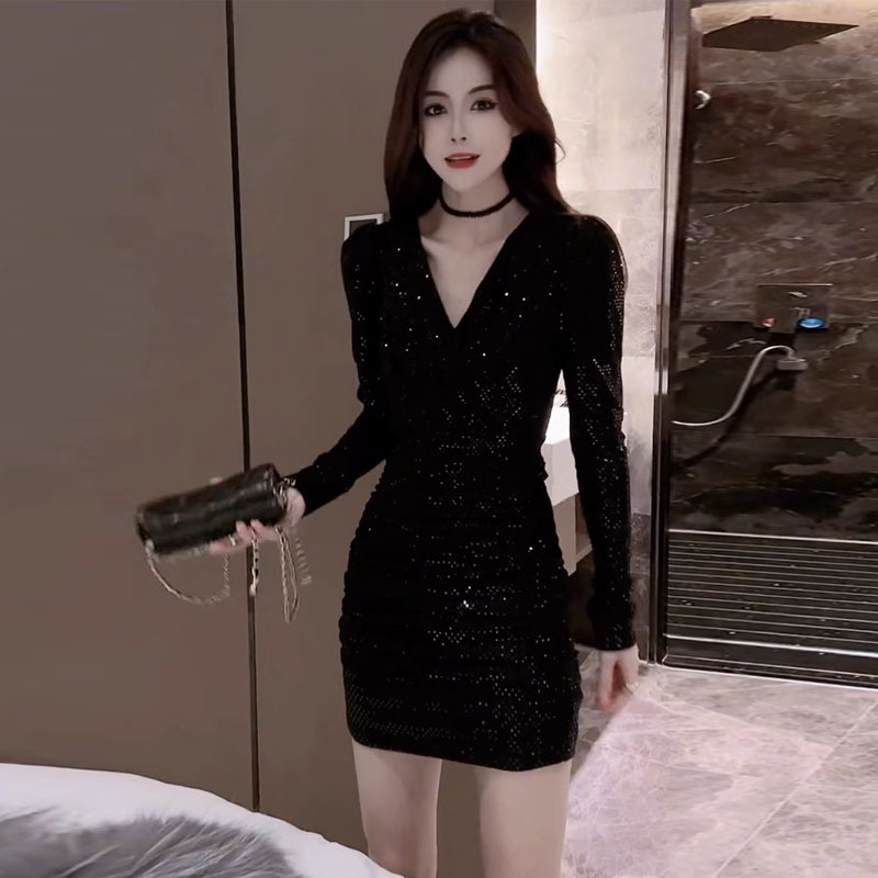 Slim-Fitting Black V-Neck Sequin Dress, New High-End Hip-Hugging Skirt, Tight-Fitting Sexy Bottoming Skirt for Autumn and Winter