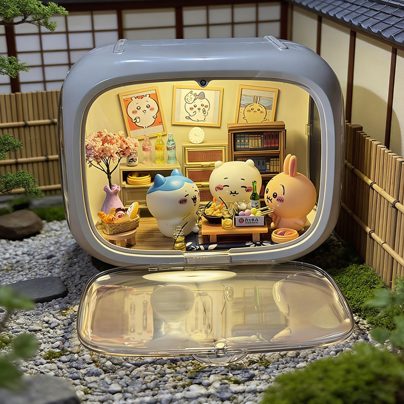 Chiikawa Small Figurines and Usagi Hut Scene Desktop Decorations for Valentine's Day Gift for Girlfriend or Best Friend