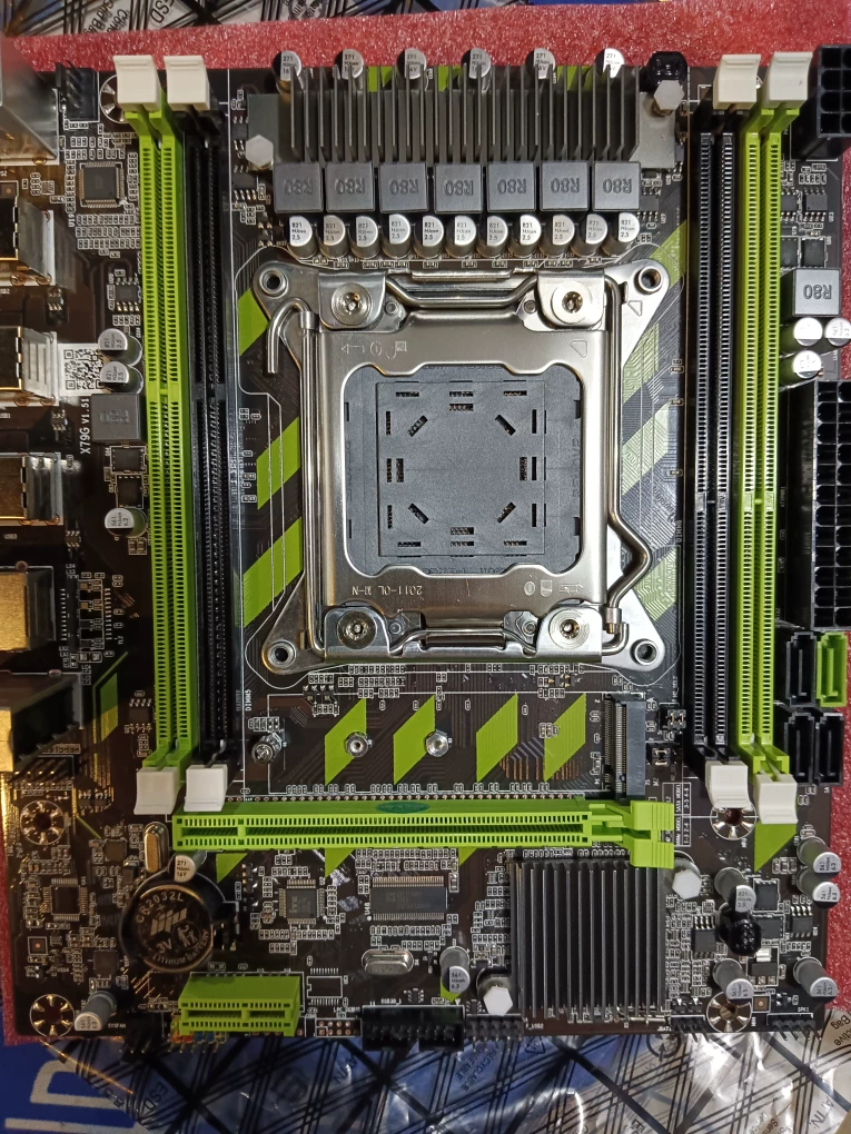 Новый оригинальный чип LGA2011-пин материнская плата для серверного настольного компьютера поддерживает DDR3 ECC память