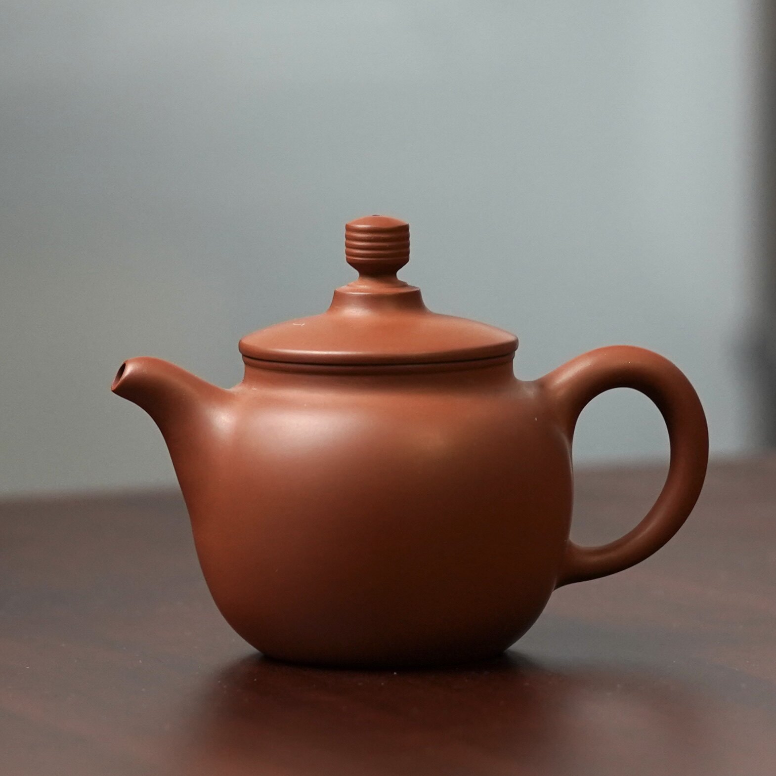 【新品未使用】中国茶器　章燕明　朱泥壺　紫砂茶壺　壺藝　 章燕明手拉紫砂壶潮州纯手工茶壶老安顺紫砂壶君子坦荡造型壶国家级工艺