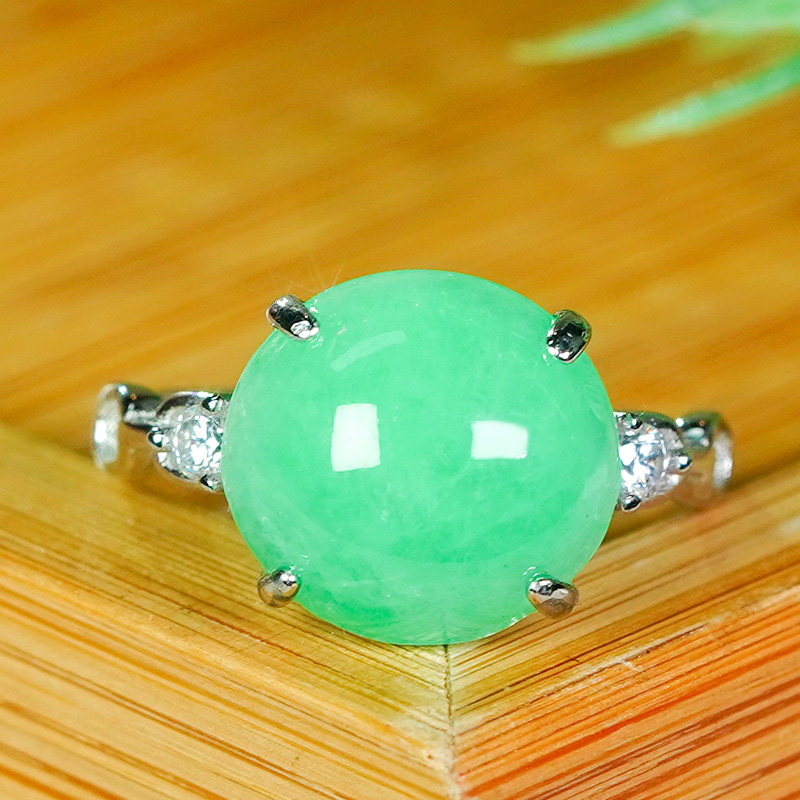 Silver inlaid natural Burmese jadeite ring, A-grade, elegant, simple, hollow, full of green sun, green egg-faced open ring