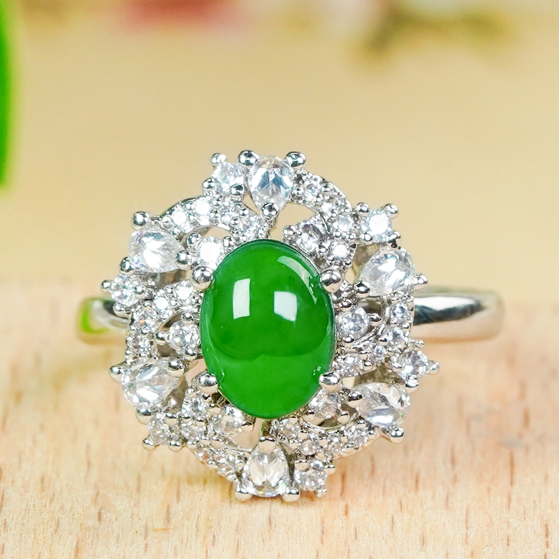 Natural jade A-grade inlaid fashionable green cabochon jade ring is elegant and exquisite