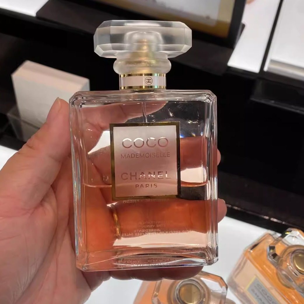 香奈儿COCO小姐摩登黑版：一瓶承载女性力量的神秘芬芳_香水_淘宝美妆网
