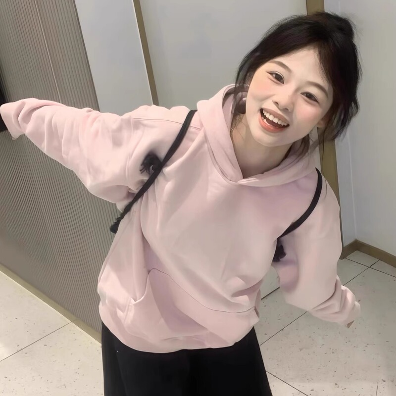 American-Style Cute Pink Hooded Sweatshirt for Women, Versatile and Slimming, 2025 Autumn and Winter New Solid Color Casual Fleece Top American-Style Cute Pink Hooded Sweatshirt for Women, Versatile and Slimming, 2025 Autumn and Winter New Solid Color Casual Fleece Top