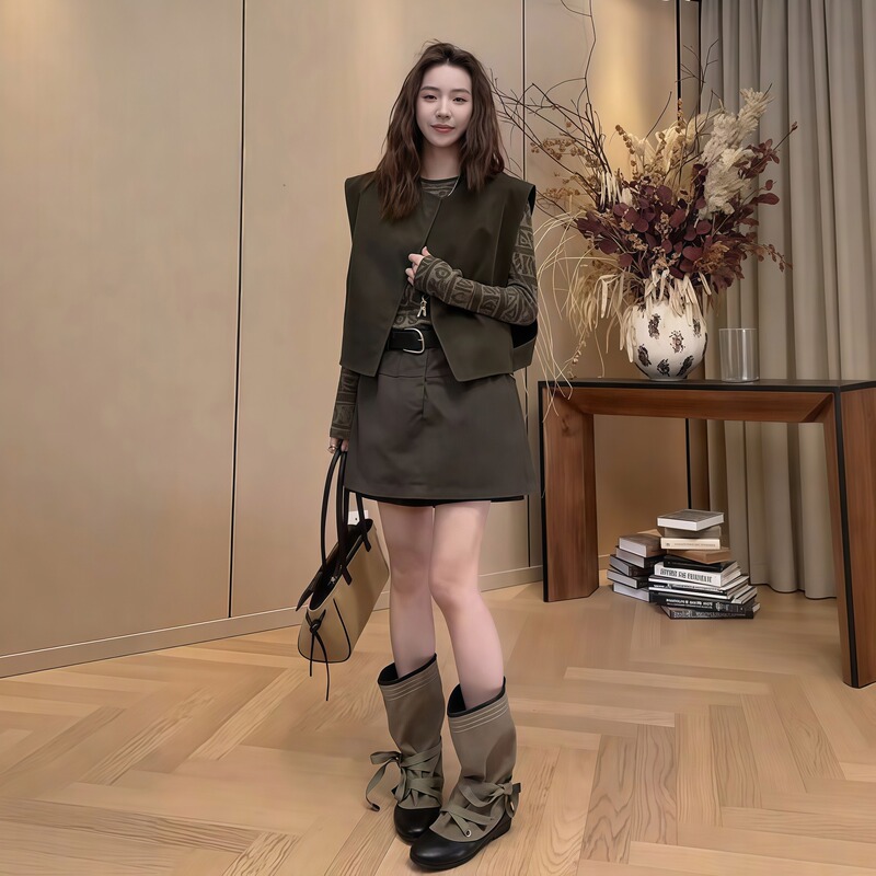 Meilade Retro Vest Fashion Base Layer Top Draped Pants Skirt 2026 Autumn Outfit Commuter Style Three-Piece Set