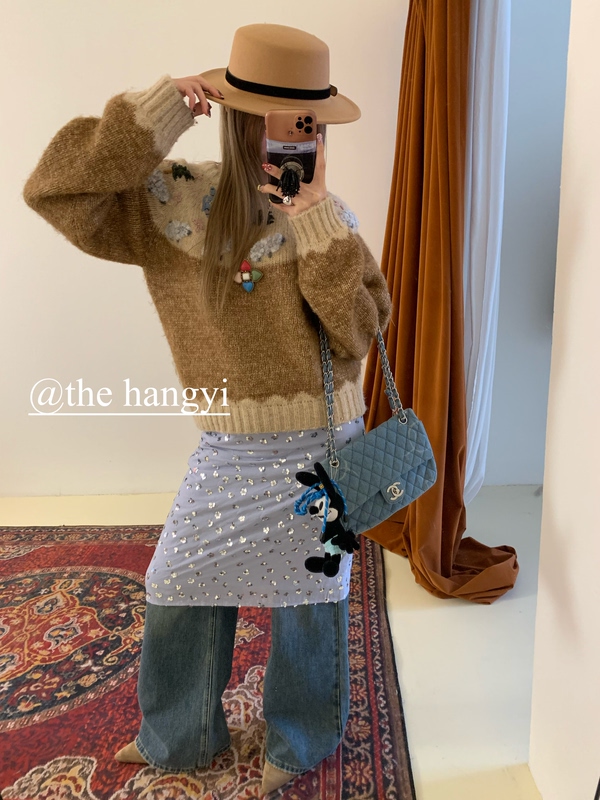 The Hangyi Autumn and Winter Fashion Trend Versatile Light Luxury Casual Round Neck Sheep Fair Isle Knit Sweater for Women