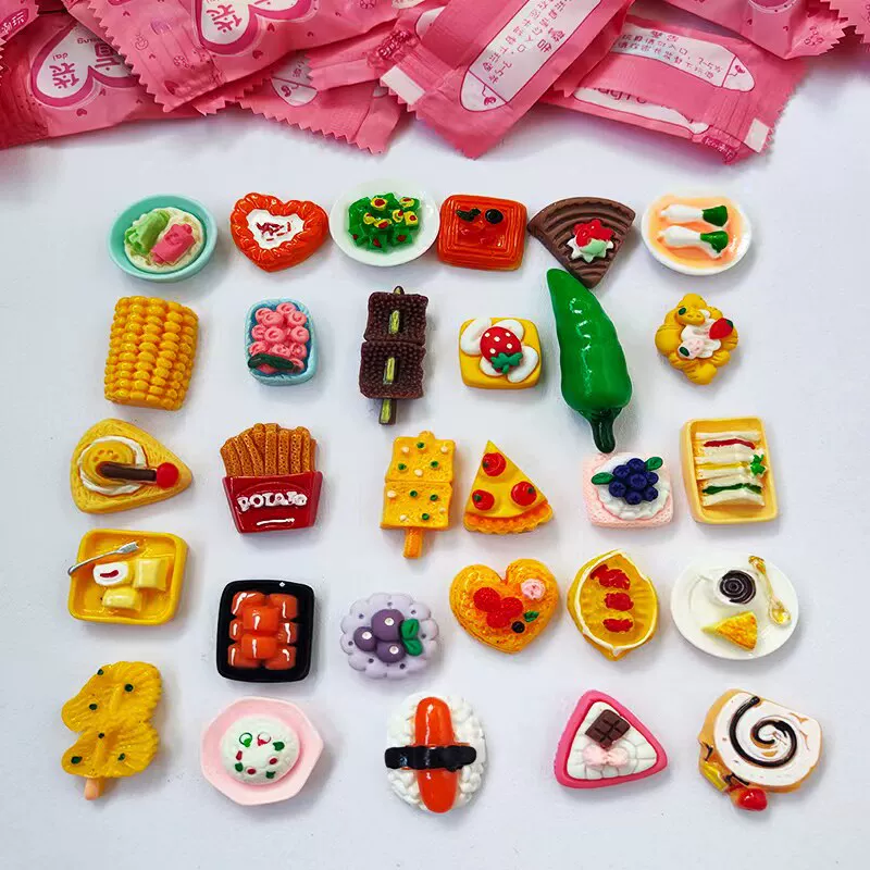 Маленькая игрушка, бутылка, игрушечная еда, Колу