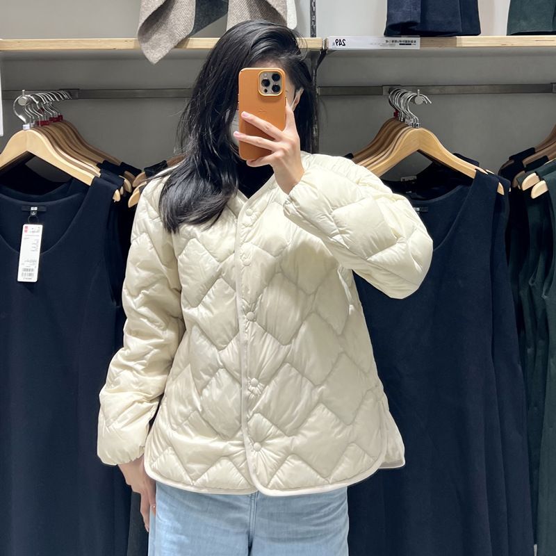 Short Stylish and Elegant Jacket with Duck Down, Lightweight and Simple for Autumn and Winter, New Loose-Fitting Inner down Coat, Warm and Popular Short Stylish and Elegant Jacket with Duck Down, Lightweight and Simple for Autumn and Winter, New Loose-Fitting Inner down Coat, Warm and Popular
