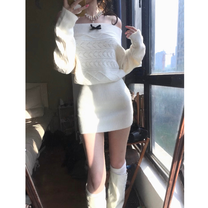 Lazy and Pure Desire Style One-Shoulder Slim-Fit Knit Dress for Women, Super Pretty and Elegant, Waist-Cinching and Hip-Hugging Dress for Petite Women in Autumn