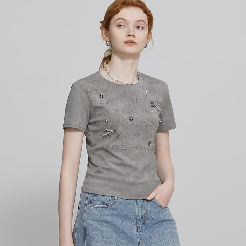 Gray Bow-Knot Heavy Embellishment Rhinestone Short-Sleeve T-Shirt for Women, Summer 2026 New Style, Round Neck Design, Short Top Gray Bow-Knot Heavy Embellishment Rhinestone Short-Sleeve T-Shirt for Women, Summer 2026 New Style, Round Neck Design, Short Top