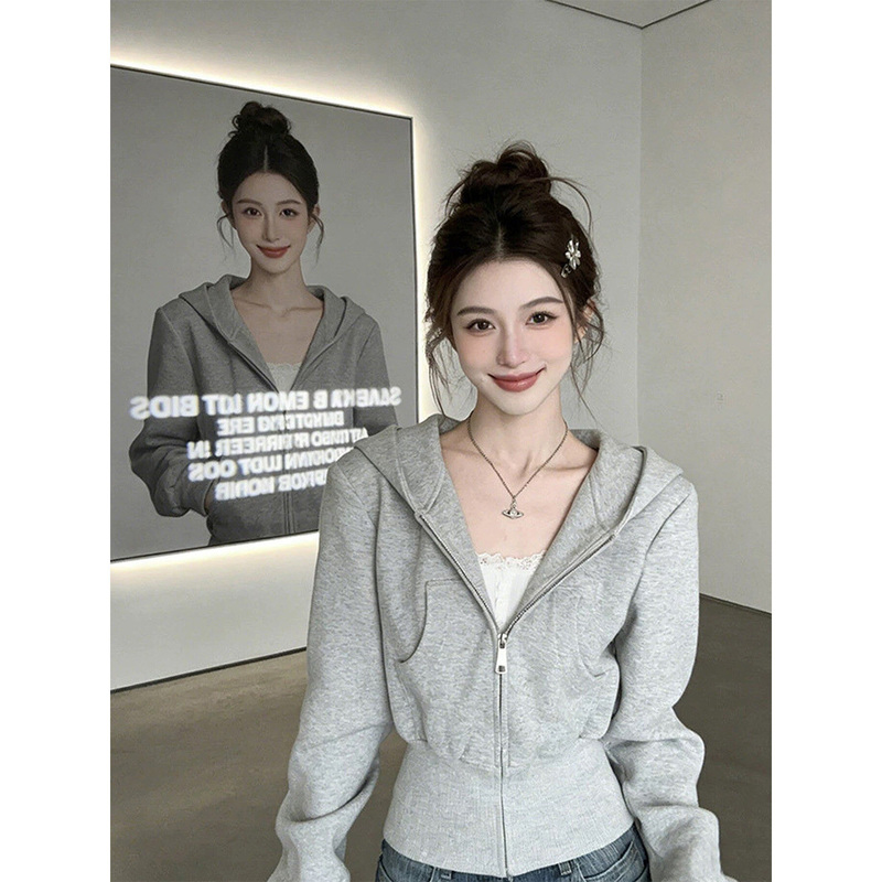 Gray Short Slim-Fit Sweatshirt Jacket for Women, Thin Hooded Top for Autumn, Very Stylish Korean-Style Early Autumn Outfit