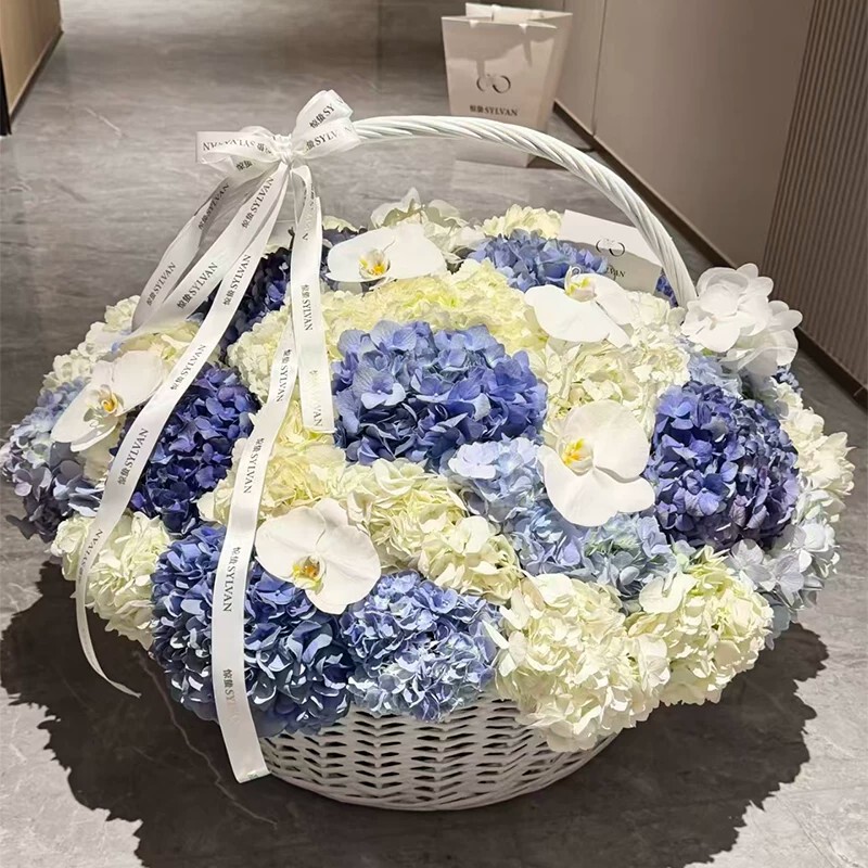 Nationwide Delivery of Extra-Large Bouquets of Sunflowers, Hydrangeas, and Roses in Hand-Held Flower Baskets, Birthday Flowers, and Same-City Express Delivery