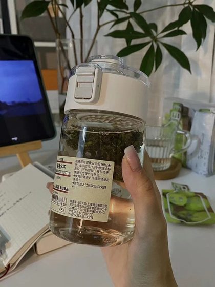 无印水杯平替高级感塑料水杯带茶隔耐高温防摔简约夏季随手杯学生
