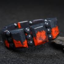 Direct sales of Guilin chicken blood jade dry material Kun hand brand bracelet hand string black and red lucky first year orphan chain natal collection