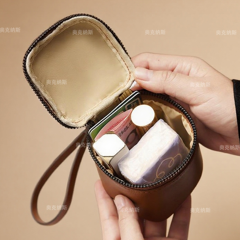 New Mini Square Bag Storage Hanging Bag, Simple Leather Texture, Large Capacity for Earphones, Lipstick, Coins, Hand-Held Coin Purse