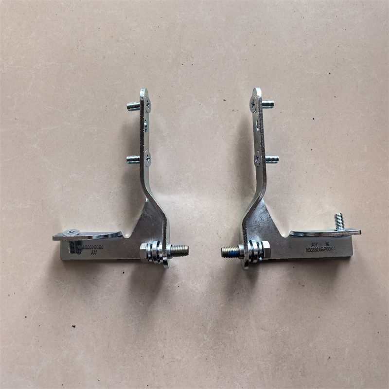 Suitable for Great Wall Pickup Truck Fengjun 5 Rear Tailgate Screw Hinge Large Nut Bolt Hinge Screw Hinge Assembly Suitable for Great Wall Pickup Truck Fengjun 5 Rear Tailgate Screw Hinge Large Nut Bolt Hinge Screw Hinge Assembly