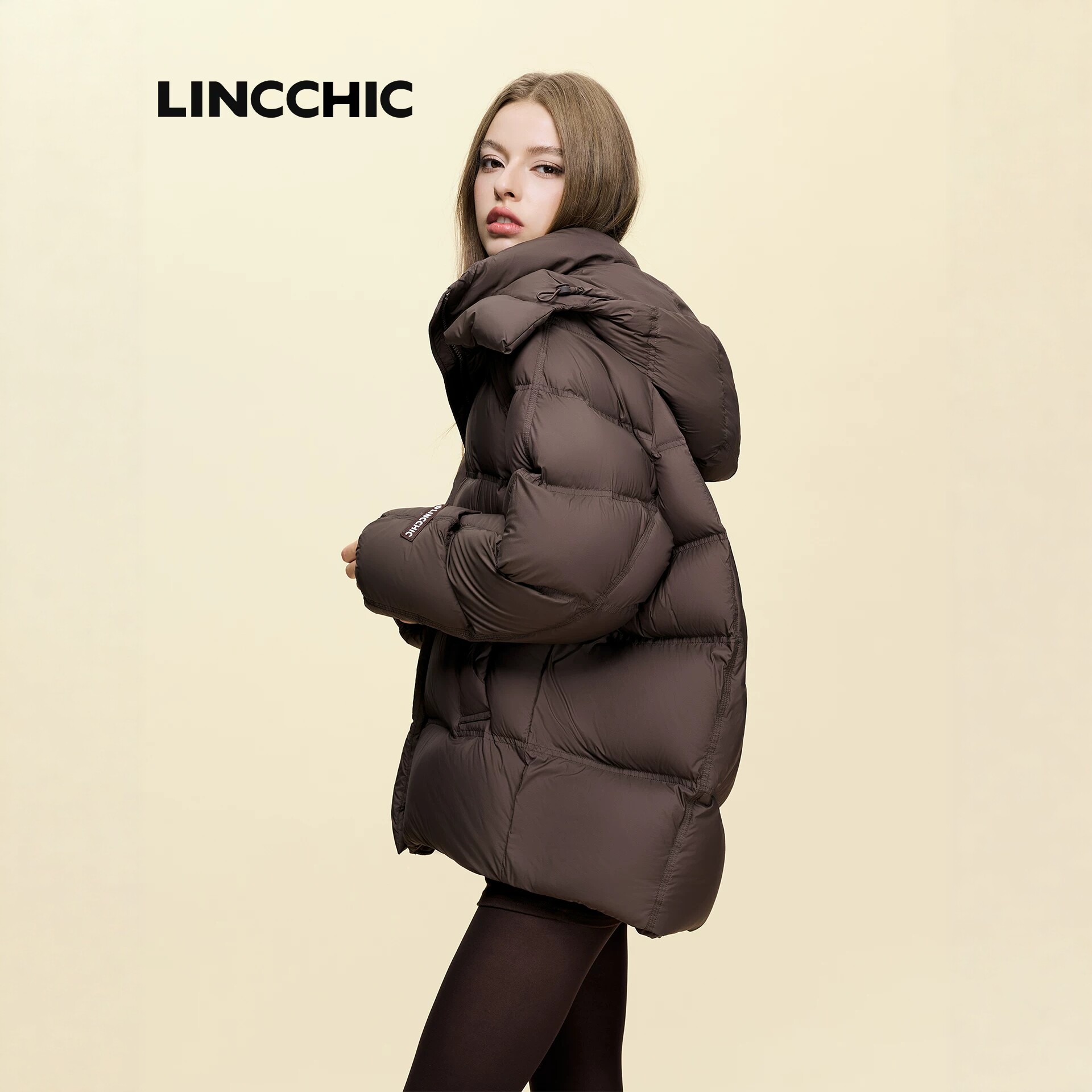 LINCCHIC金羽杰2026年冬季新款超轻量泡芙感中长款羽绒服女2171