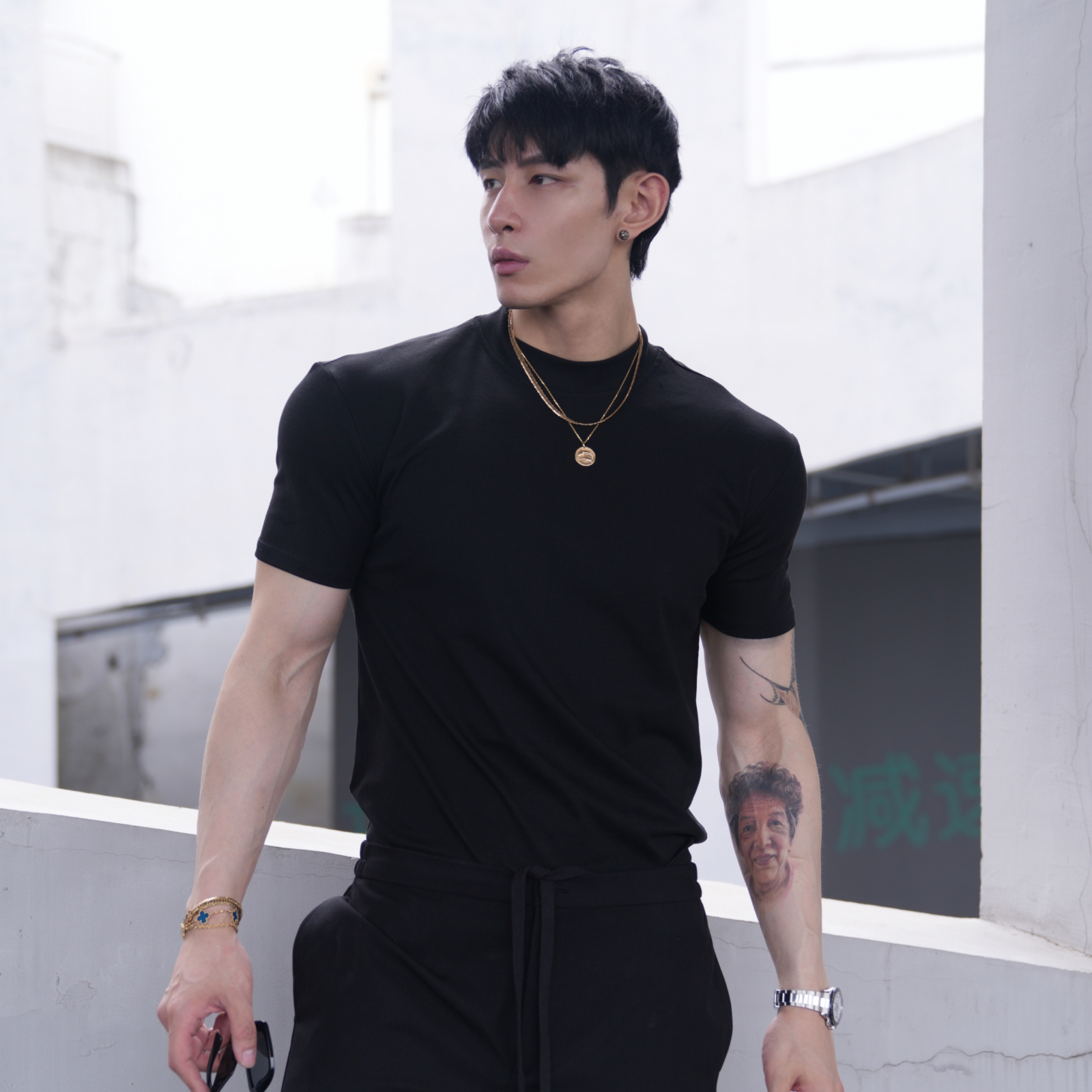 メンズ 無地 半袖 スリムフィット スポーツ フィットネス 速乾 ハーフハイカラー ラウンドネック ソロナ クール Tシャツ