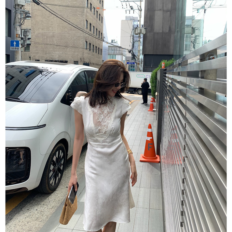 Long Xier Linen White Dress for Women, Short Design with Lace Stand Collar, Waist-Cinching and Slimming Dress W540 Long Xier Linen White Dress for Women, Short Design with Lace Stand Collar, Waist-Cinching and Slimming Dress W540