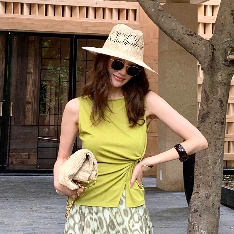 【Alone Savor】Side Pleated Design, Fresh and Pure Color, Slimming Sleeveless Round Neck Shirt Z213 【Alone Savor】Side Pleated Design, Fresh and Pure Color, Slimming Sleeveless Round Neck Shirt Z213