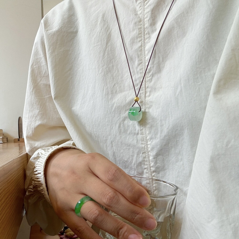 Natural Ice-Type Jade Pendant with Green Veins, Burmese A-Grade Genuine Glass-Type Jade Pendant for Men and Women