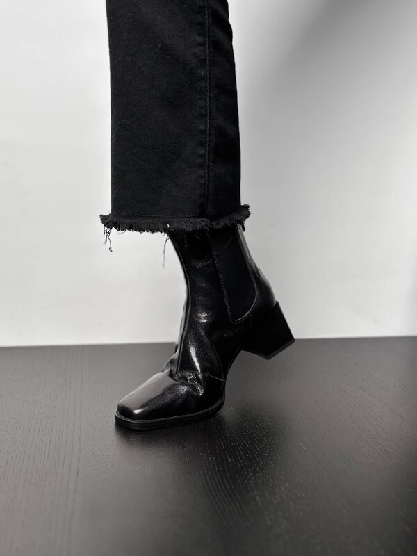 Black Chunky Heel Short Boots for Women, Square Toe Commuter Chelsea Boots, Full Leather, 2023 Autumn and Winter New High-Heeled Elastic Boots