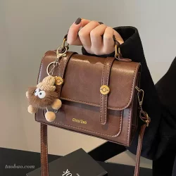 High-End Retro Bag for Women 2025 New Autumn and Winter Versatile Crossbody Bag Fashionable Super Popular Small Square Handbag