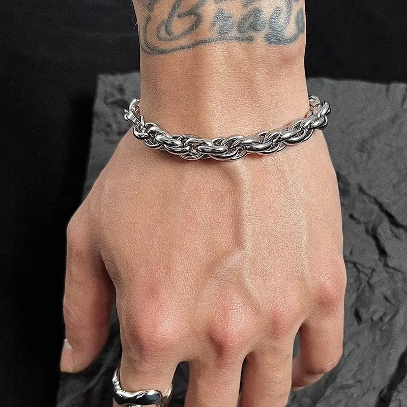 Men's Hip-Hop Trendy Chunky Bracelet, Cool and Stylish American-Style Titanium Steel Non-Fading Silver Bracelet