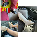 Новорожденный ребенок, кожаные снимки младенца первые ходьбы