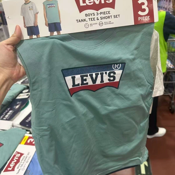Domestic Sam's Club Special Purchase: Levi's Children's Short-Sleeve T-Shirt 3-Piece Set (2 T-Shirts + Shorts) Domestic Sam's Club Special Purchase: Levi's Children's Short-Sleeve T-Shirt 3-Piece Set (2 T-Shirts + Shorts)