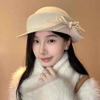 White Fedora Hat for Women, 2025 Autumn and Winter, Hepburn Style, Elegant French Bucket Hat, Makes Face Look Smaller, High-End Fisherman Hat