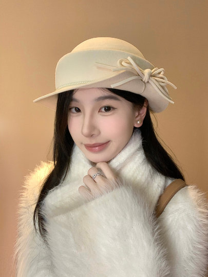 白色礼帽女2025秋冬季赫本风优雅法式盆帽显脸小渔夫帽高级感帽子