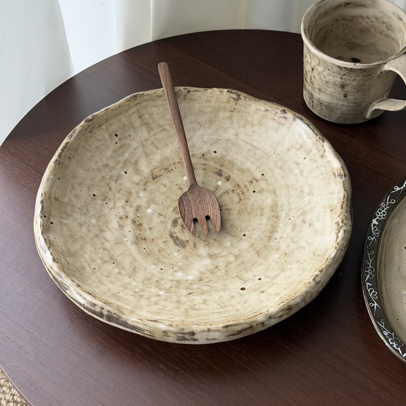 Boshangjia Handmade Ceramic Plate, Household Vintage Coarse Pottery Dinner Plate, Round Irregular Edge Handmade Tableware Dessert Plate Boshangjia Handmade Ceramic Plate, Household Vintage Coarse Pottery Dinner Plate, Round Irregular Edge Handmade Tableware Dessert Plate