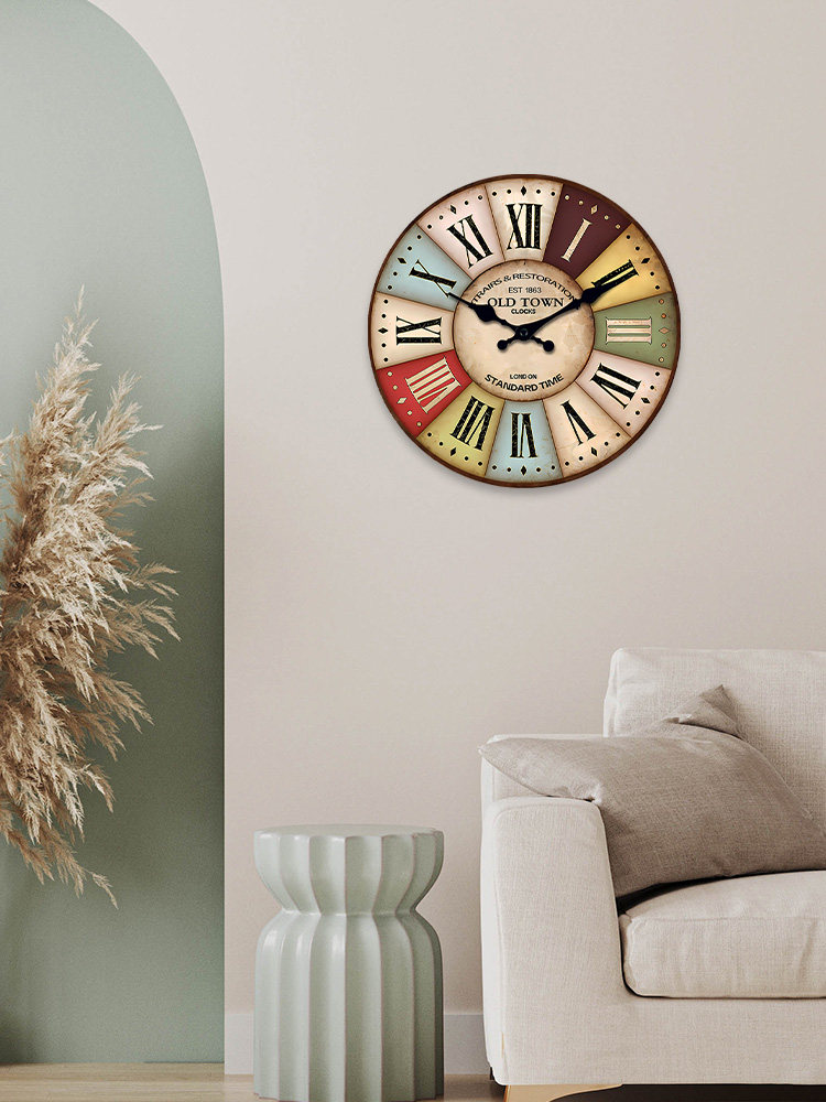 New American-Style Round Retro Wall Clock, Personalized, Silent, Fashionable, Creative Home Quartz Clock for Living Room and Dining Room Walls