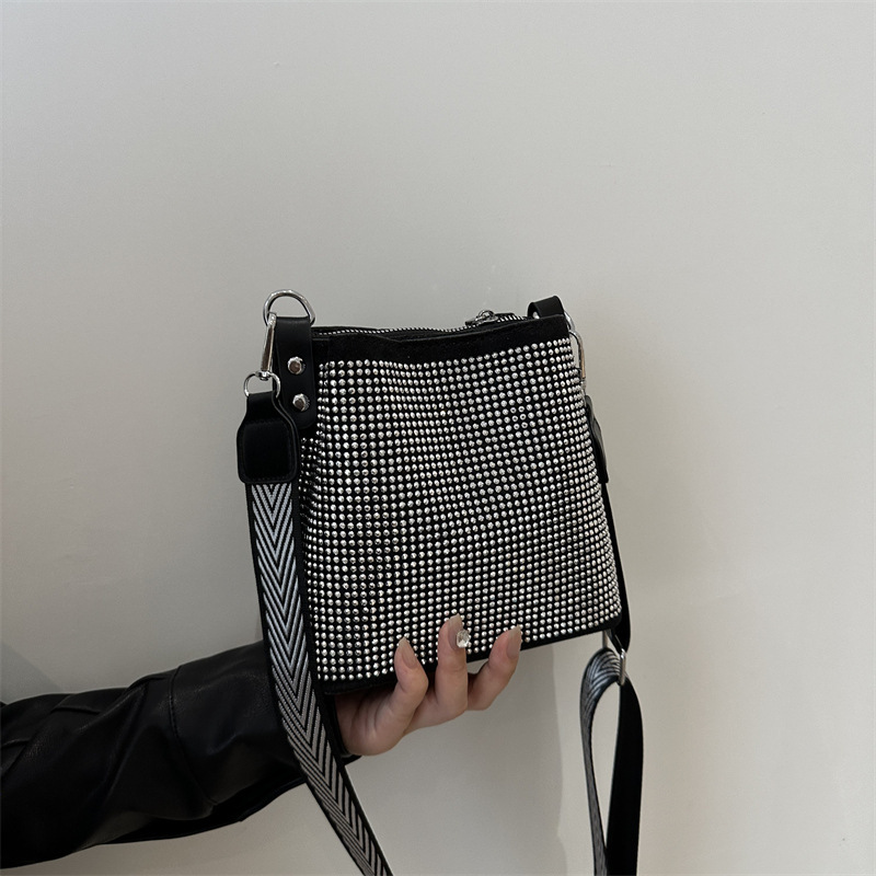 Full Diamond-Studded Shiny Women's Bag with Diamonds, Crossbody Chain Small Bag, Shiny Bucket Bag, Rhinestone Bag, Small Full Diamond-Studded Shiny Women's Bag with Diamonds, Crossbody Chain Small Bag, Shiny Bucket Bag, Rhinestone Bag, Small