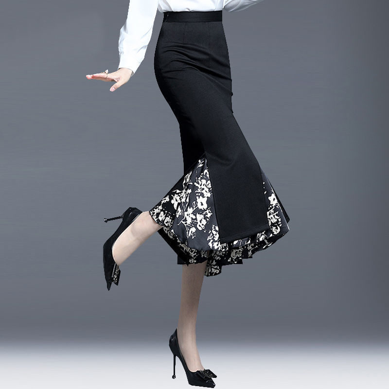 Black Hip-Hugging Long Skirt, New Design for Spring and Autumn, with a Slit, Slimming and Elegant Fishtail Skirt for Women Black Hip-Hugging Long Skirt, New Design for Spring and Autumn, with a Slit, Slimming and Elegant Fishtail Skirt for Women