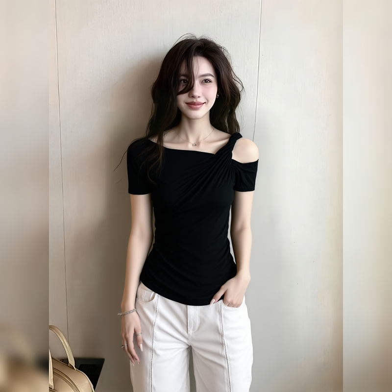 Pllfs Black Asymmetrical Neckline Off-Shoulder Short-Sleeve T-Shirt for Women, 2026 Summer Style, Stylish and Versatile, Slimming and Age-Reducing Top