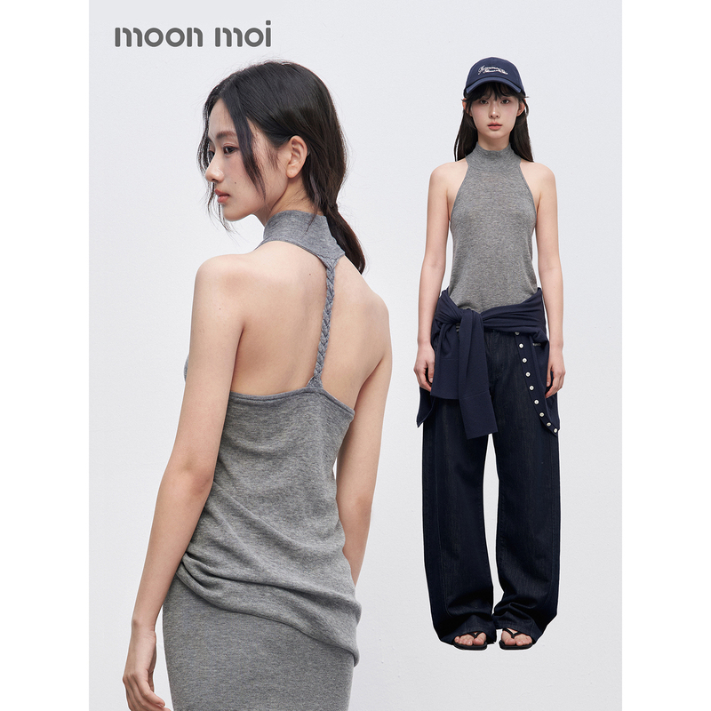 Moonmoi |   Intellectual Paper Doll, French Retro Pure Desire Girl Style, Water-Soluble Wool Halter Neck Turtleneck Vest