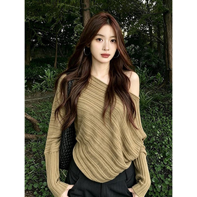 Lazy Style Stunning Off-Shoulder Long-Sleeve Sweater Knit Top for Women 2026 Autumn New Elegant Batwing Sleeve Top