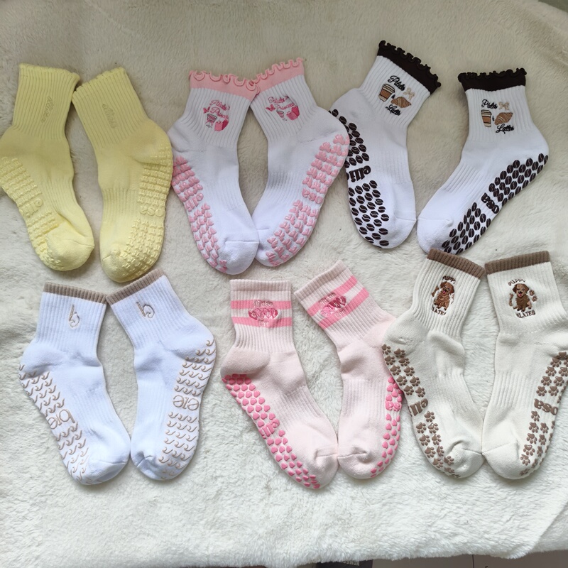 American Elliosa Socks, Professional Pilates Fitness Socks, Non-Slip Socks with Heart-Shaped Rubber Particles on the Soles, Girls' Favorite American Elliosa Socks, Professional Pilates Fitness Socks, Non-Slip Socks with Heart-Shaped Rubber Particles on the Soles, Girls' Favorite
