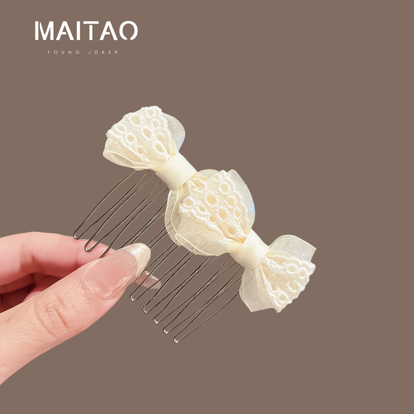 Milky white lace bow hair comb for women, a hair clip for tidying up stray hairs at the back of the head, a hair ornament for buns and hair accessories.