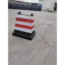 Jiao pier water horse reflective isolation pier rubber stack isolation pier highway construction anti-collision rubber horse road warning water horse