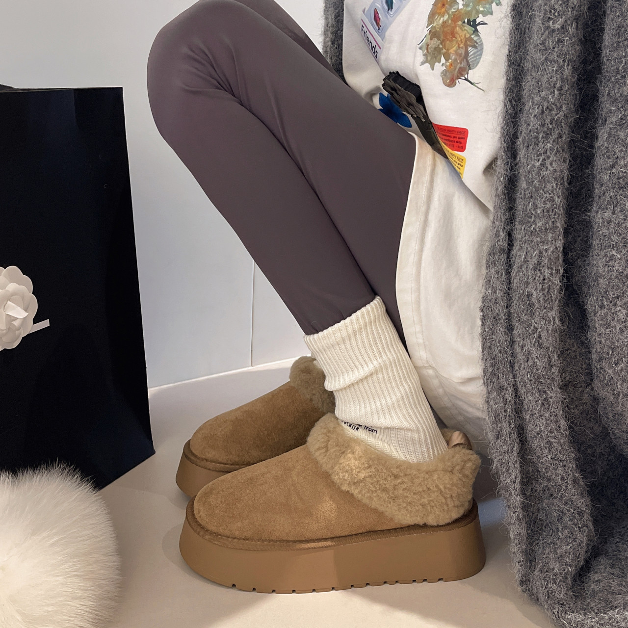 Thick-Soled Slip-On Furry Snow Boots for Women, 2025 Winter New Style, Fleece-Lined and Thickened, Large Cotton Shoes for Northeast, Size 34