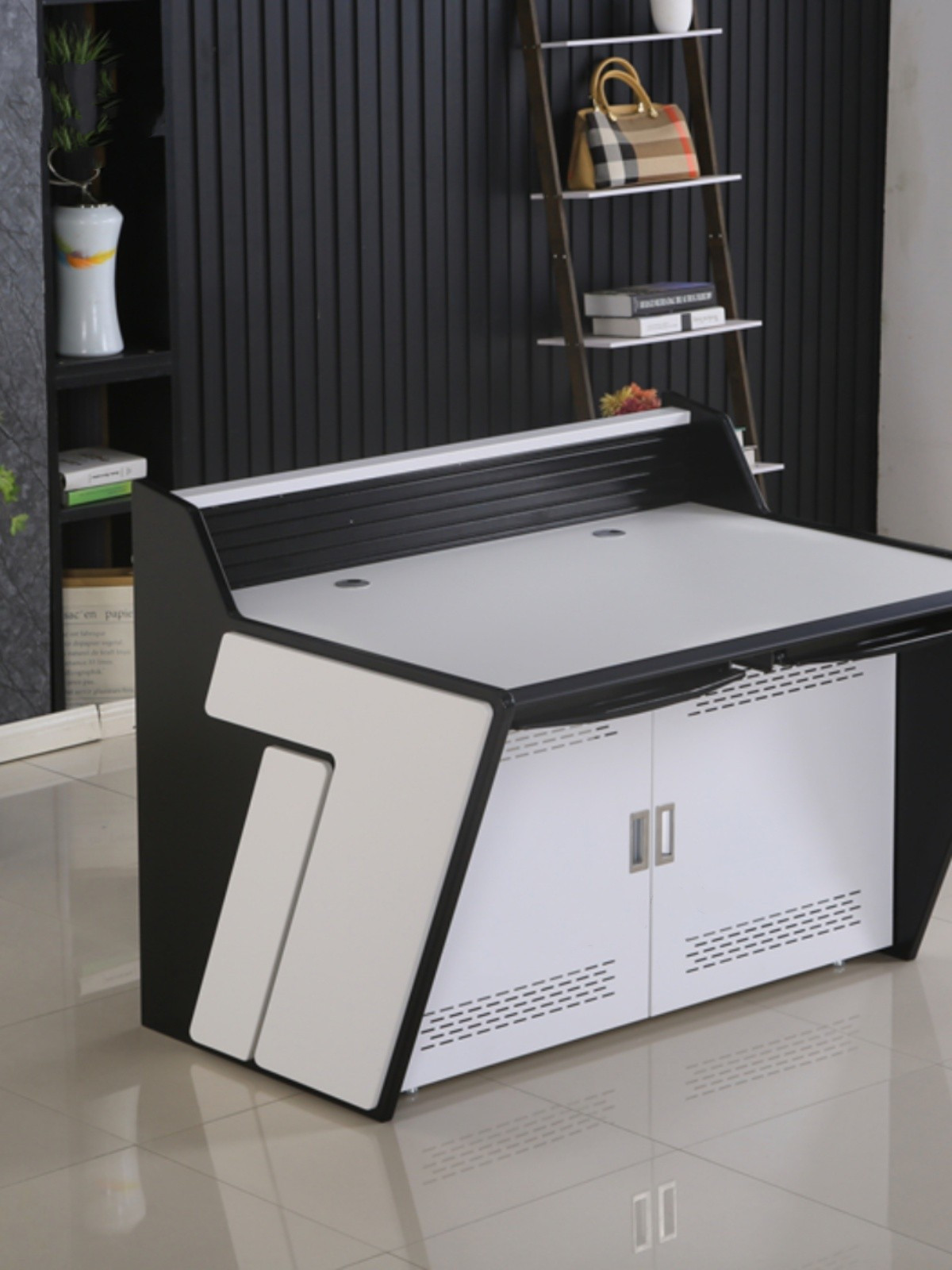 Operation console command center console monitoring room workbench security monitoring console dispatching console double three five computer