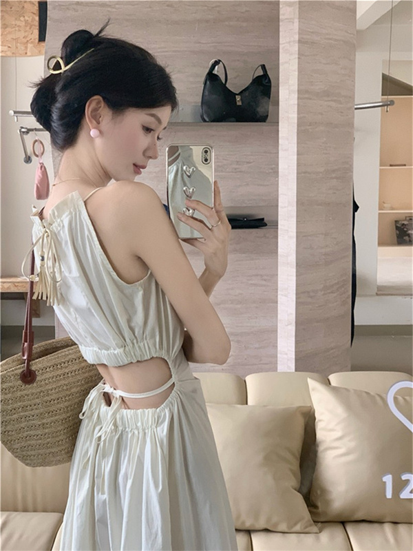 French-Style Halter Neck Dress with Cutout Back for Women, Summer Waist-Cinching Seaside Vacation Style Sleeveless Beach Dress