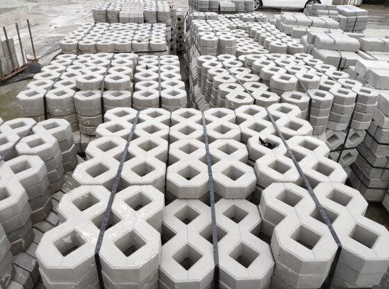 Yunnan Kunming Grass Brick Landscaping, Grass Inlay Brick, Turf Brick, Parking Lot Eight-Character Brick, Lawn, Sidewalk, Parking Space