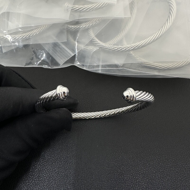 David Yurman Smooth Surface Diamond-Free Bracelet David Bracelet for Women European and American Fashion Trend Bracelet David Yurman Smooth Surface Diamond-Free Bracelet David Bracelet for Women European and American Fashion Trend Bracelet