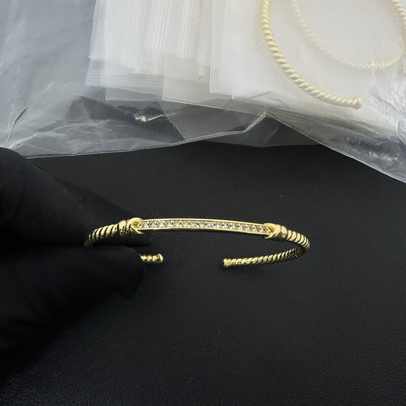 David Yurman Twisted Wire Diamond-Encrusted Bracelet David Bracelet for Women European and American Fashion Trend Bracelet David Yurman Twisted Wire Diamond-Encrusted Bracelet David Bracelet for Women European and American Fashion Trend Bracelet