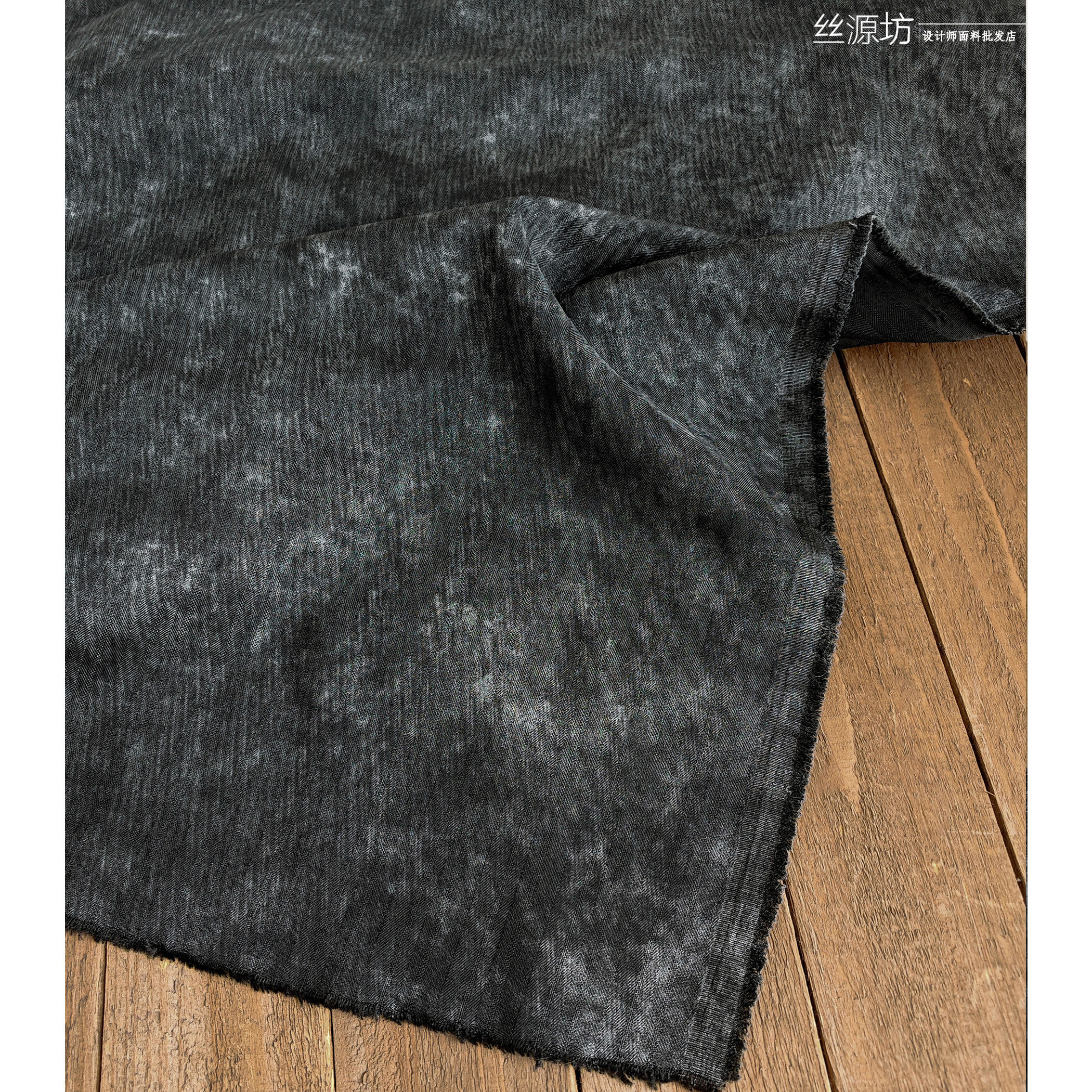 ผ้าเนื้อสัมผัสลายด่างสีดำ-เทา ลายแถบสีทอง สไตล์วินเทจ งานแฮนด์เมด DIY สำหรับเสื้อผ้าสูท ผ้าดีไซน์เนอร์
