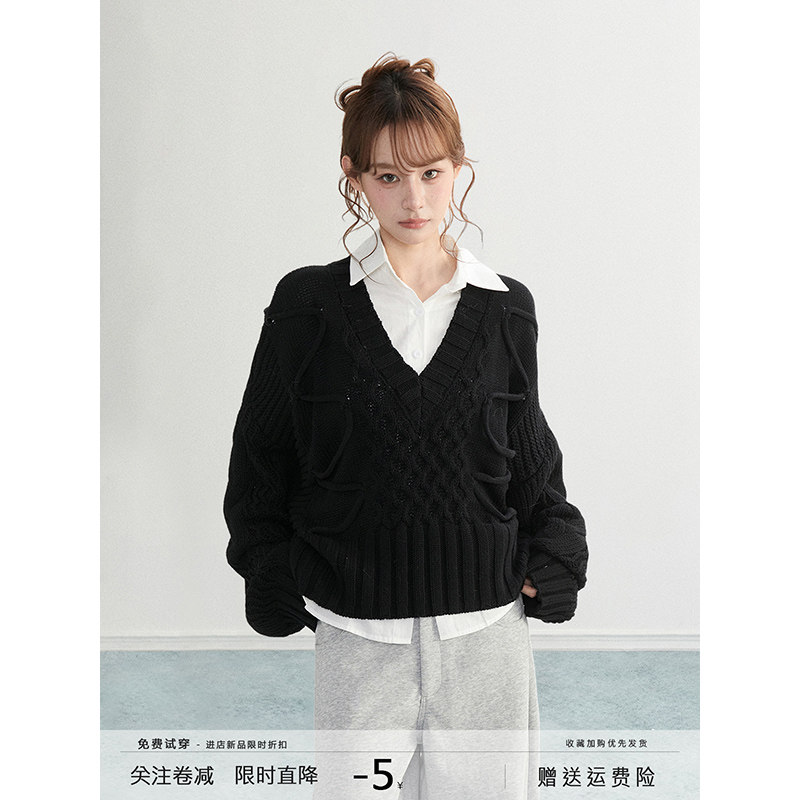 Arcg เสื้อสเวตเตอร์สวมหัวคอวีสีดำแบบบิด สำหรับผู้หญิง ฤดูใบไม้ร่วงและฤดูหนาว ดีไซน์ใหม่ปี 2025 เสื้อผ้าถักทรงหลวม ซ้อนชั้น